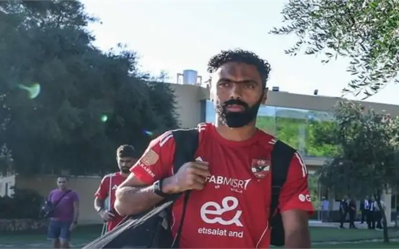 حسين الشحات يجمع متعلقاته ويرفض عرض الأهلي الأخير بعد جلسة عبد الحفيظ